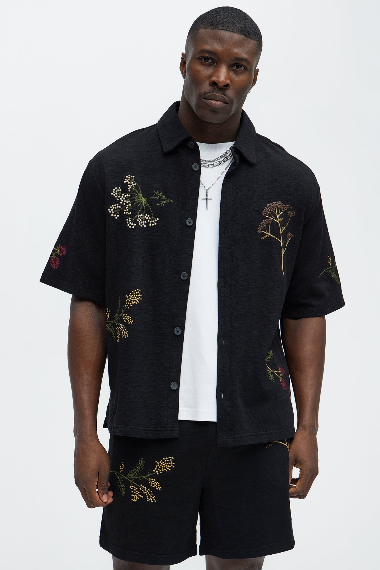 Berries And Bloom Embroidered Shirt - Black