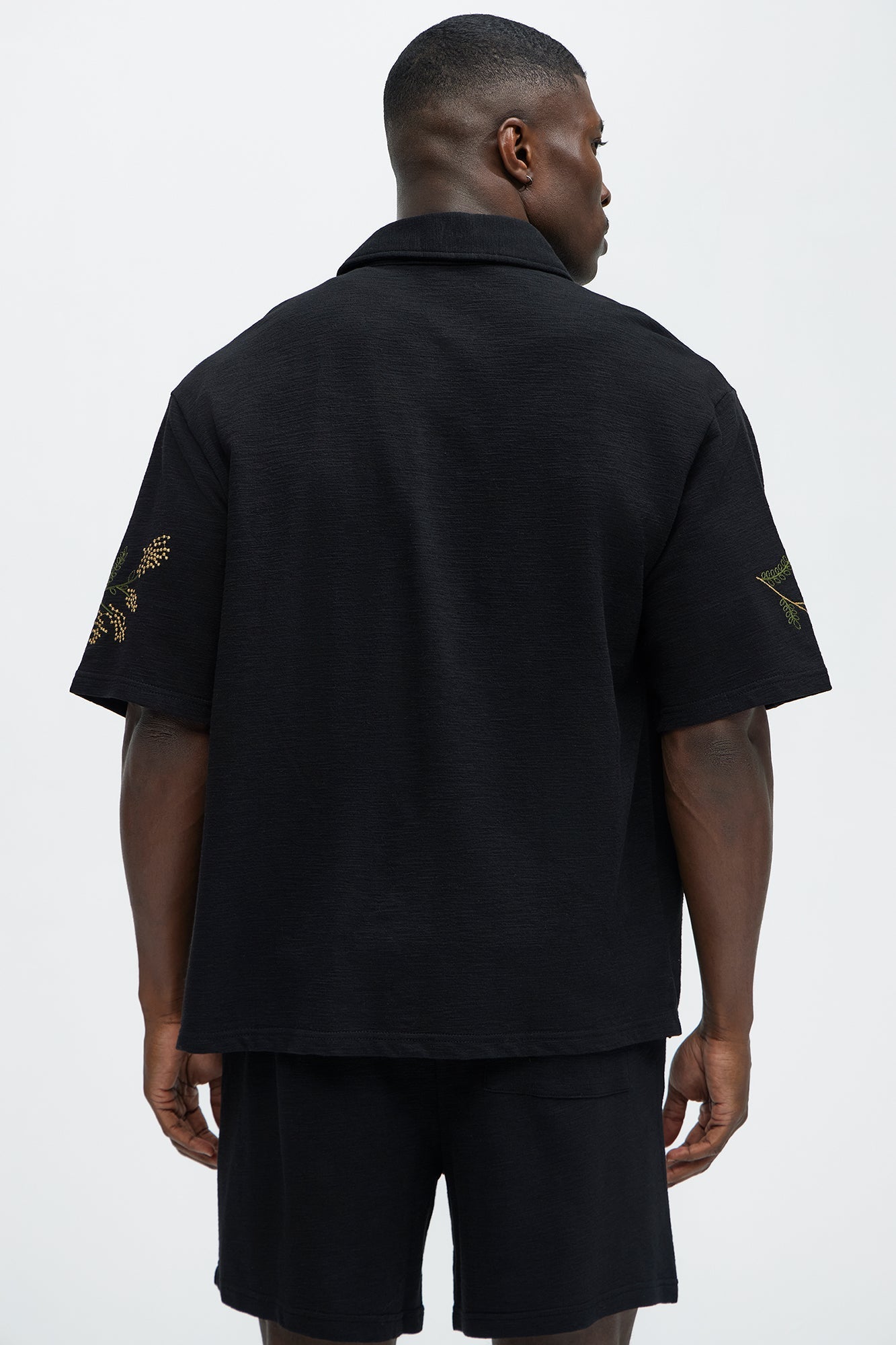 Berries And Bloom Embroidered Shirt - Black