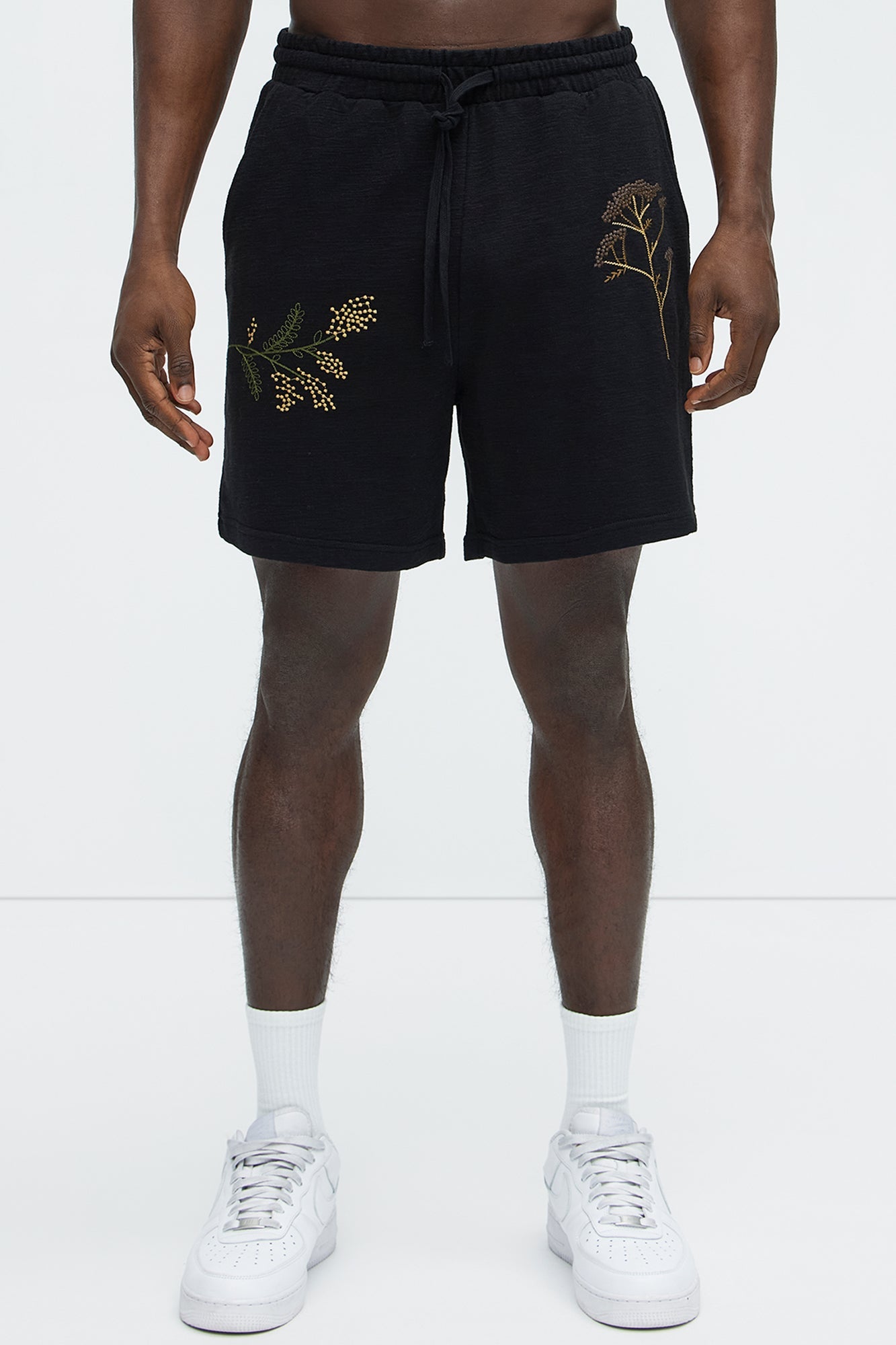 Berries And Blooms Embroidered Shorts - Black